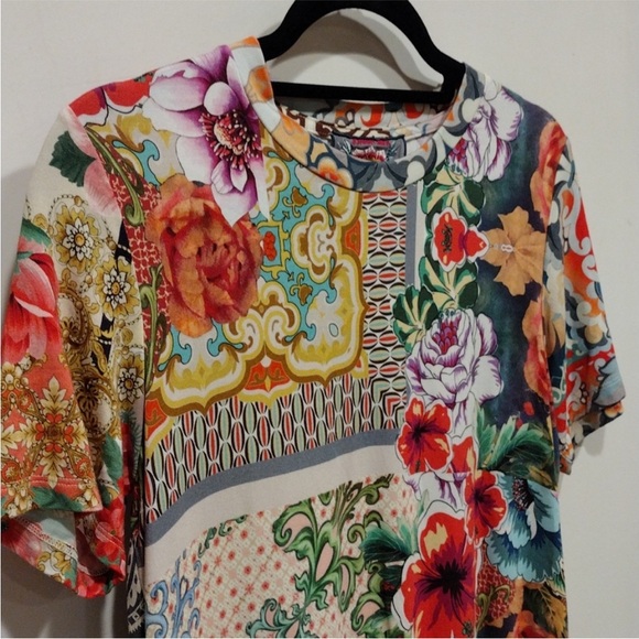 Johnny Was Catalina Block
Multicolor Print Top Size S-
Boho Hippie Festival - Picture 6 of 10